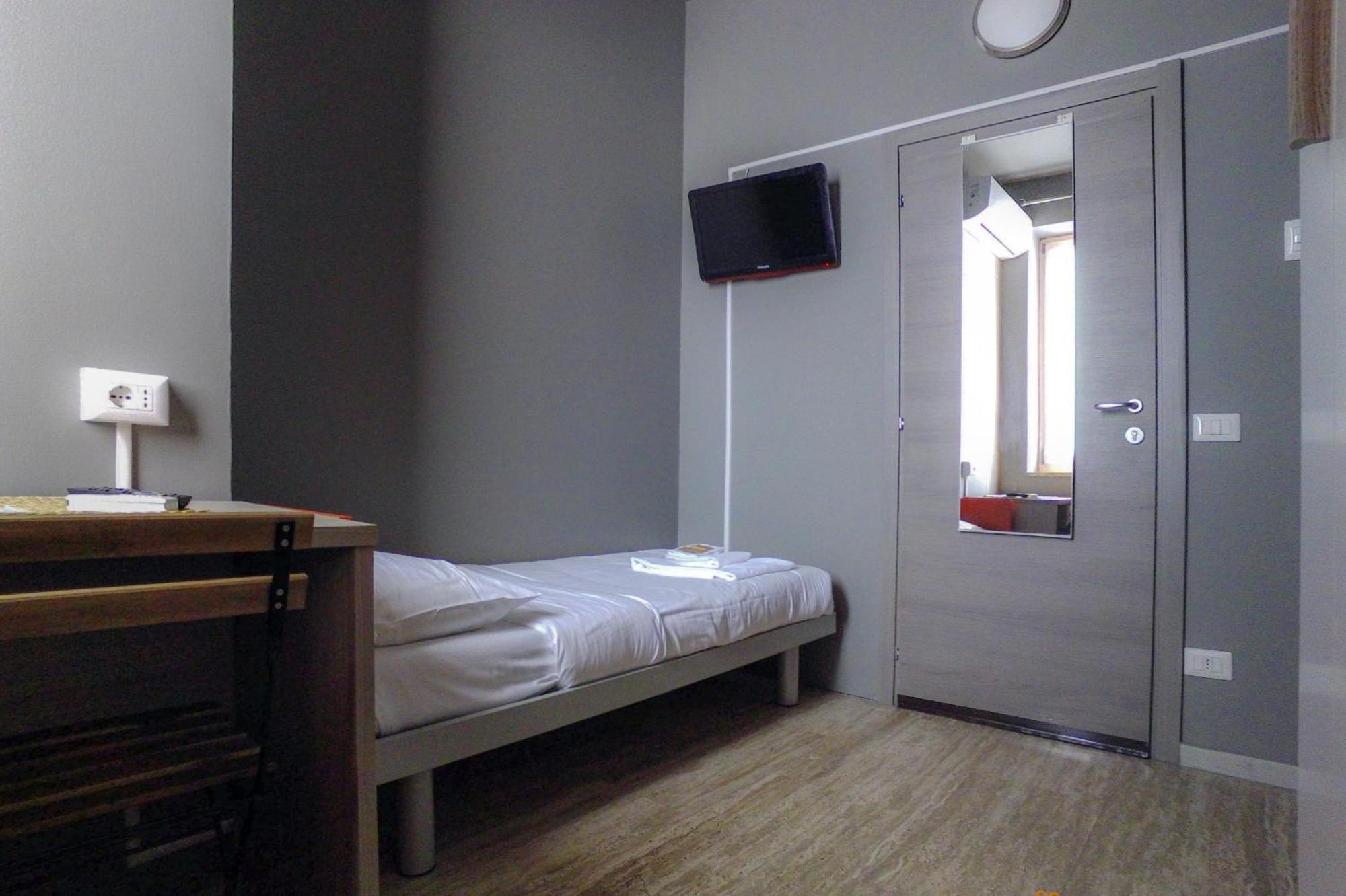 La Cordata Accommodation - Woodhouse Bike Hotel Cinisello Balsamo Exterior foto